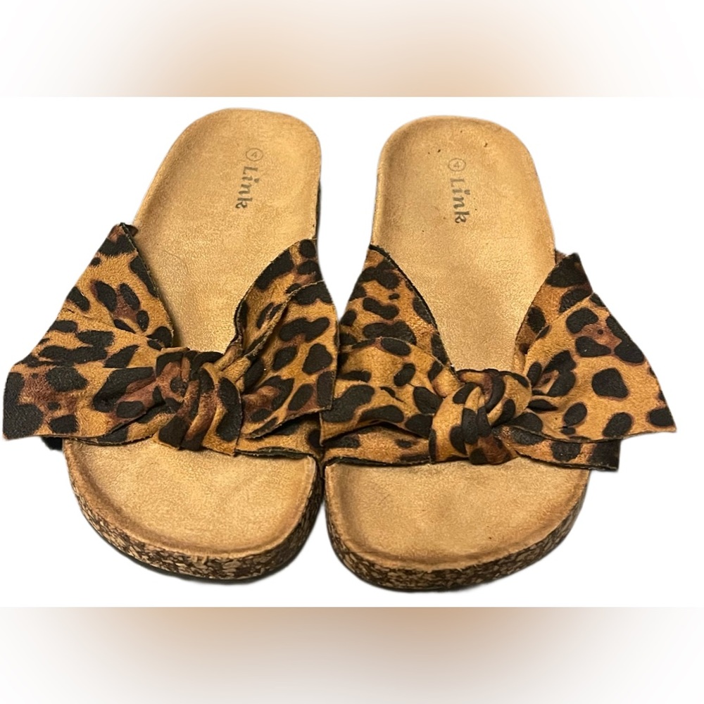 Girls Leopard slides